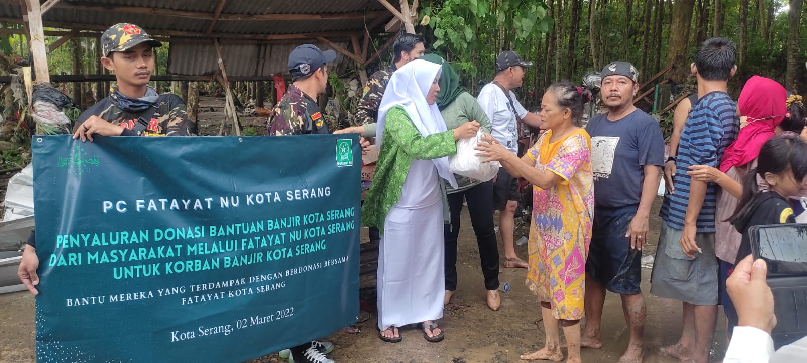  PC Fatayat NU Kota Serang Bagikan 1000 Paket Bantuan Untuk Masyarakat Terdampak Banjir Serang