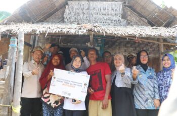 Seberangi Laut, Bupati Serang Ratu Zakiyah Jadikan Pulo Panjang Desa Percontohan Bersih dari Sampah